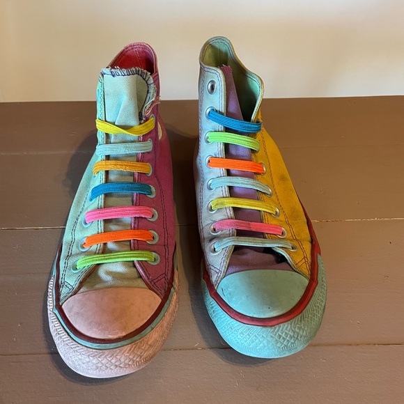 Custom Designed Converse - Picture 2 of 9